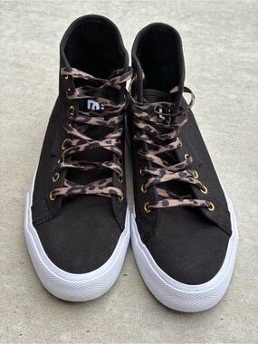 DC Manual Hi TX SE Women's Skate Shoes | Size 9 Like New